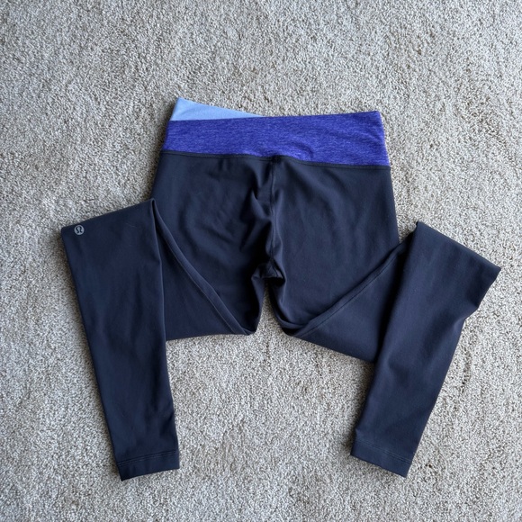 Lululemon Crop Leggings Size 4 Black Purple High Rise Yoga Gym Athleisure - Picture 5 of 6